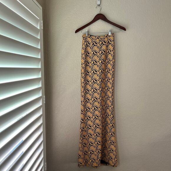 Alice + Olivia Lace Mermaid Maxi Skirt Semi Lined Yellow Black Size 0 - Picture 3 of 9